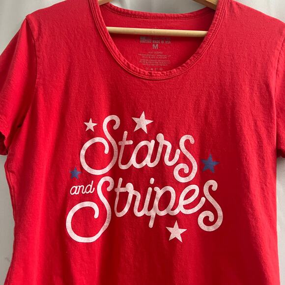 General Standard MEDIUM Women’s Red Stars and Stripes 4th of July Tee Shirt - Picture 3 of 7